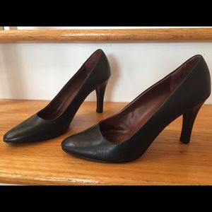 Banana Republic black leather heels sz 8